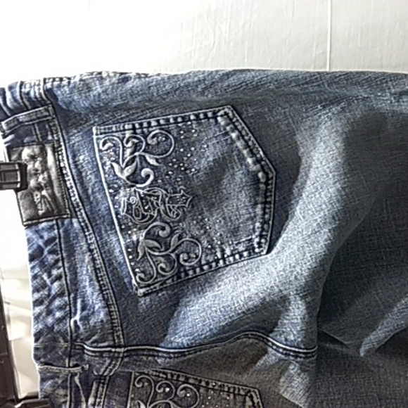 Seven7 plus size 24 boyfriend straight - Picture 5 of 5